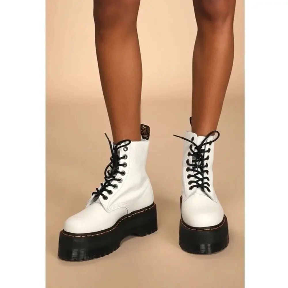 Doc Martens 1460 Pascal Max Boots in White Leather Womens Size 6 37